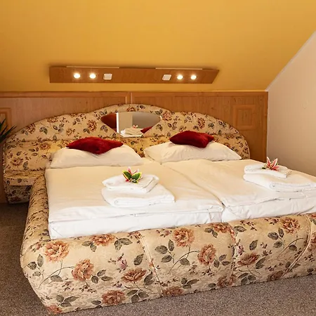 Hotel Zámeček Mikulov